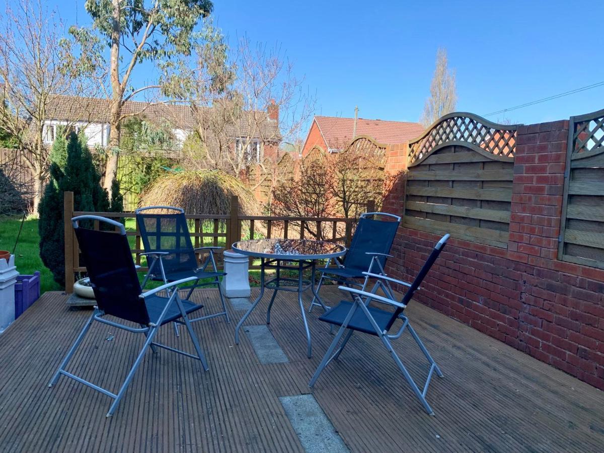 Somerford Place - 6 Beds - Sleeps 12 - Parks 2-3 Cars/Vans Willenhall Dış mekan fotoğraf